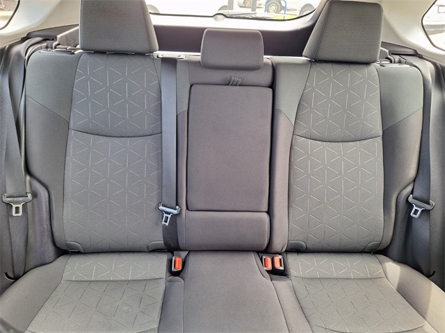 2022 Toyota RAV4 XLE photo 24