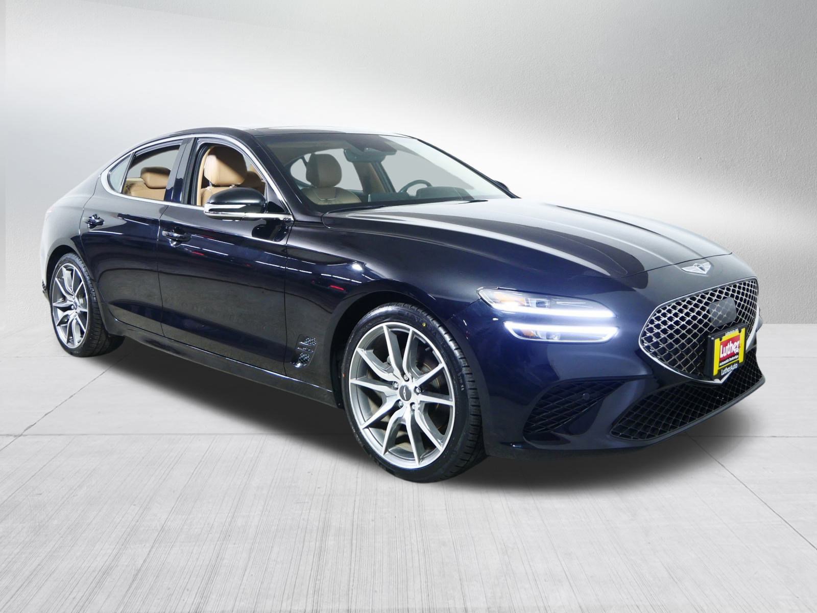 2022 GENESIS G70 Standard's photo