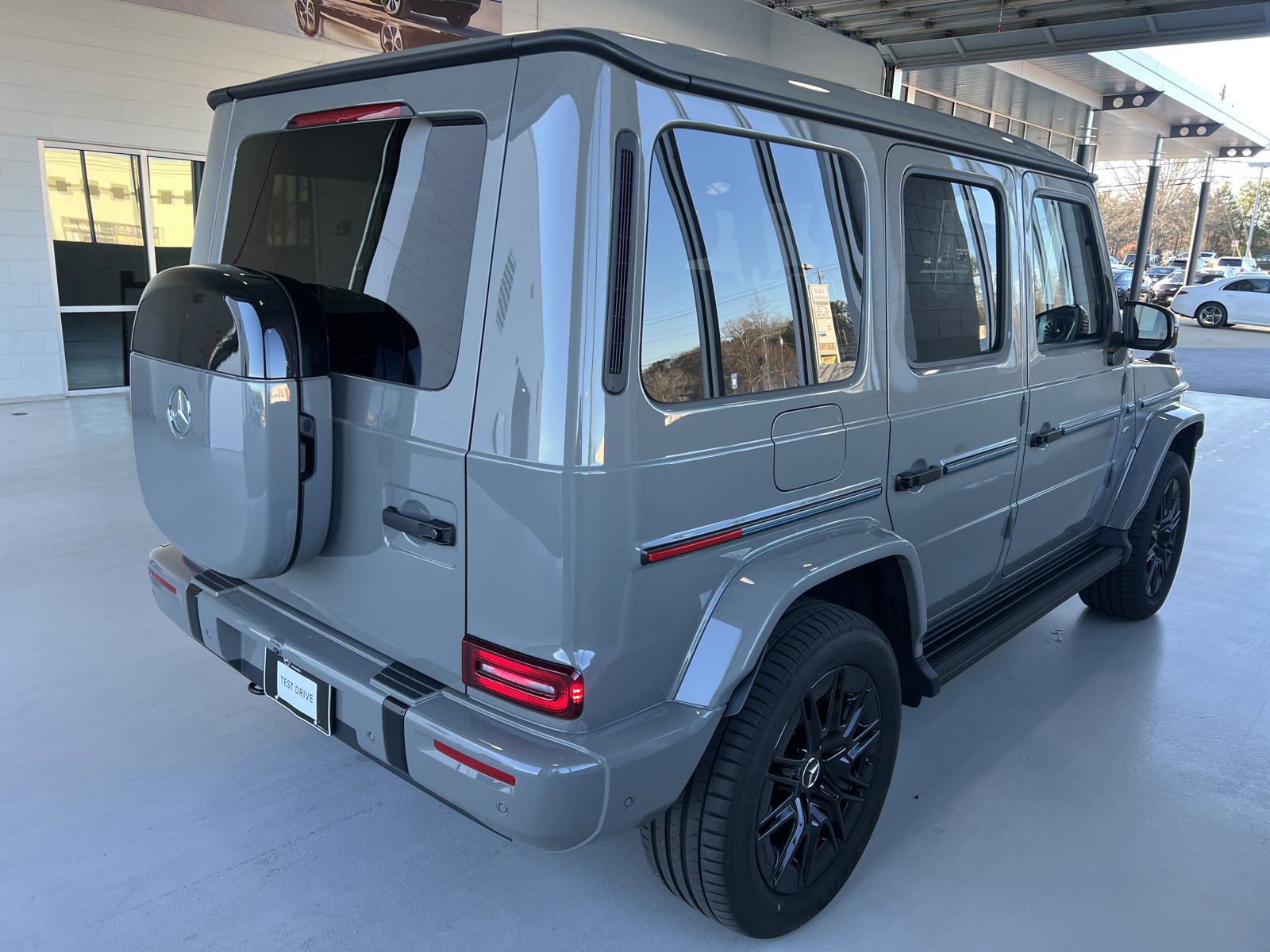 2025 Mercedes Benz G photo 8