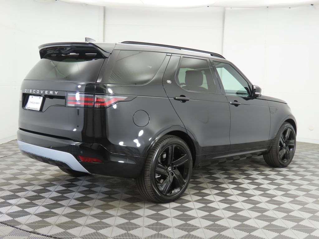 2026 Land Rover Discovery photo 4