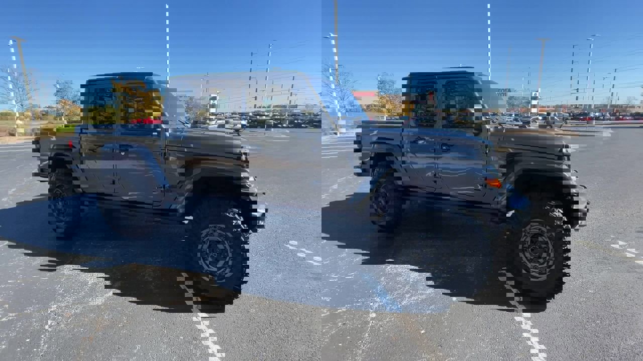 Used 2022 Jeep Gladiator WILLYS with VIN 1C6HJTAG2NL116827 for sale in Kansas City