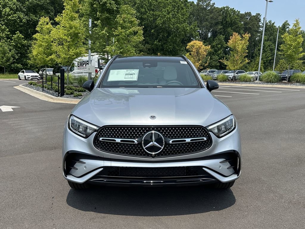 2025 Mercedes Benz GLC 350e 4MATIC photo 3