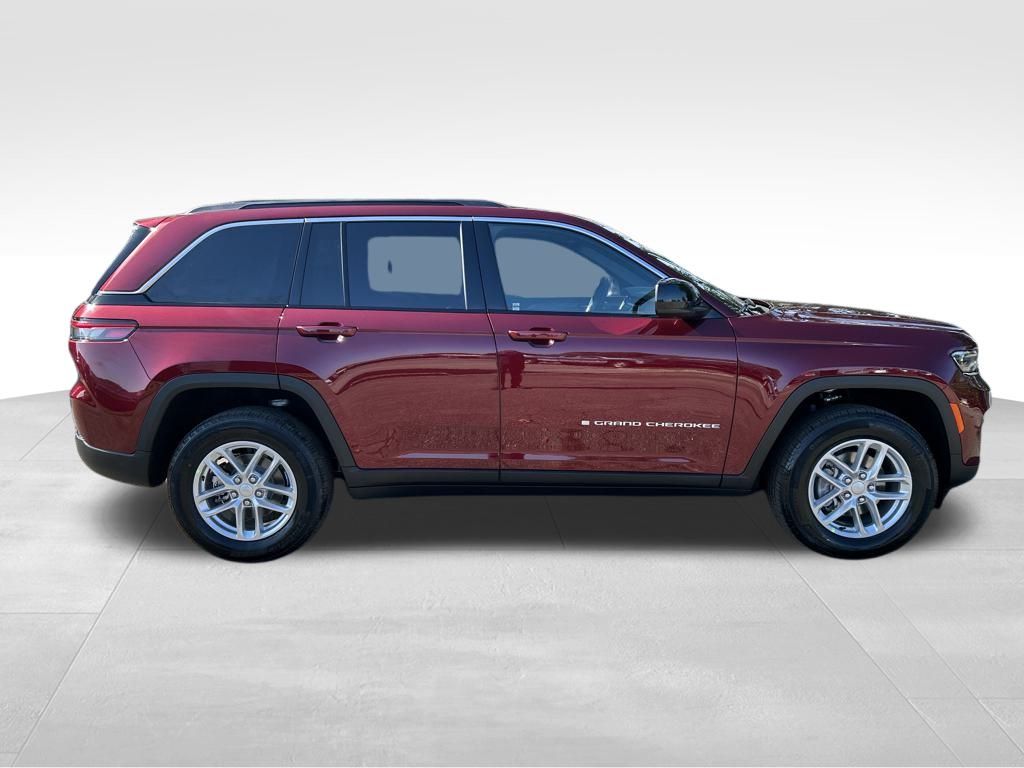 2025 Jeep Grand Cherokee Laredo X photo 7