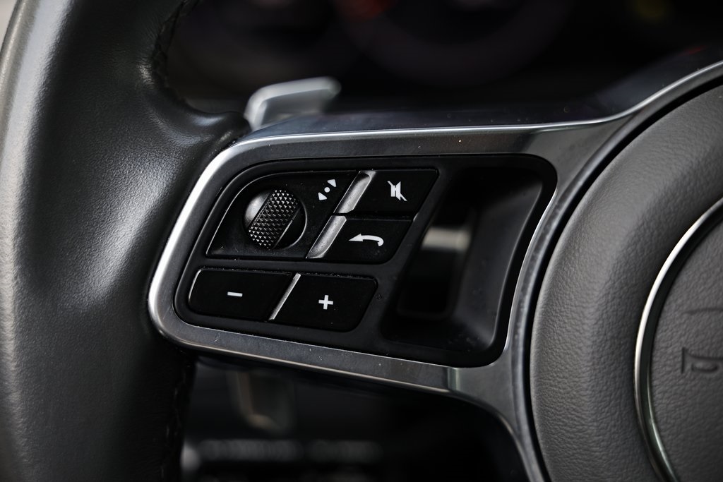 2022 Porsche Cayenne Base photo 35
