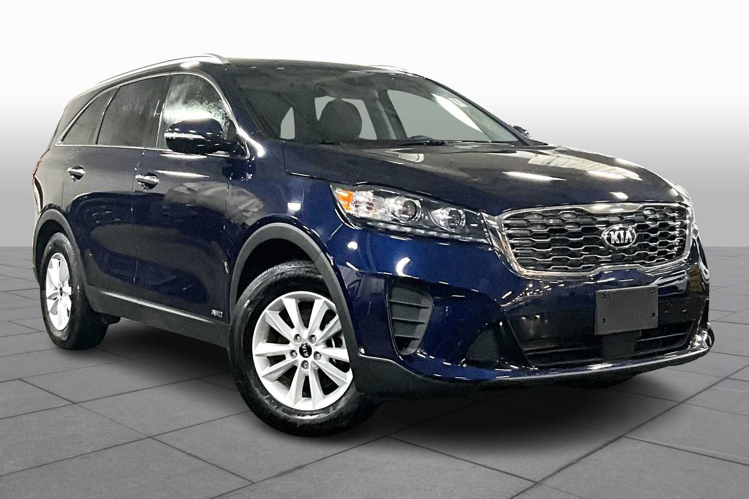 2020 Kia Sorento LX photo 2