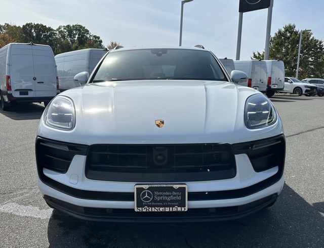 2024 Porsche Macan T photo 2