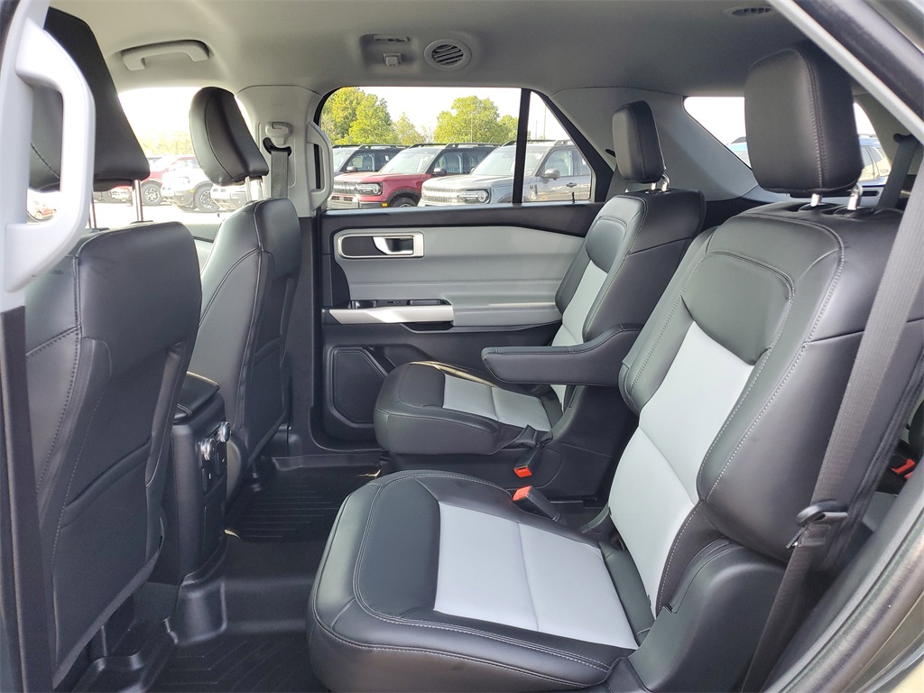 2022 Ford Explorer XLT photo 25