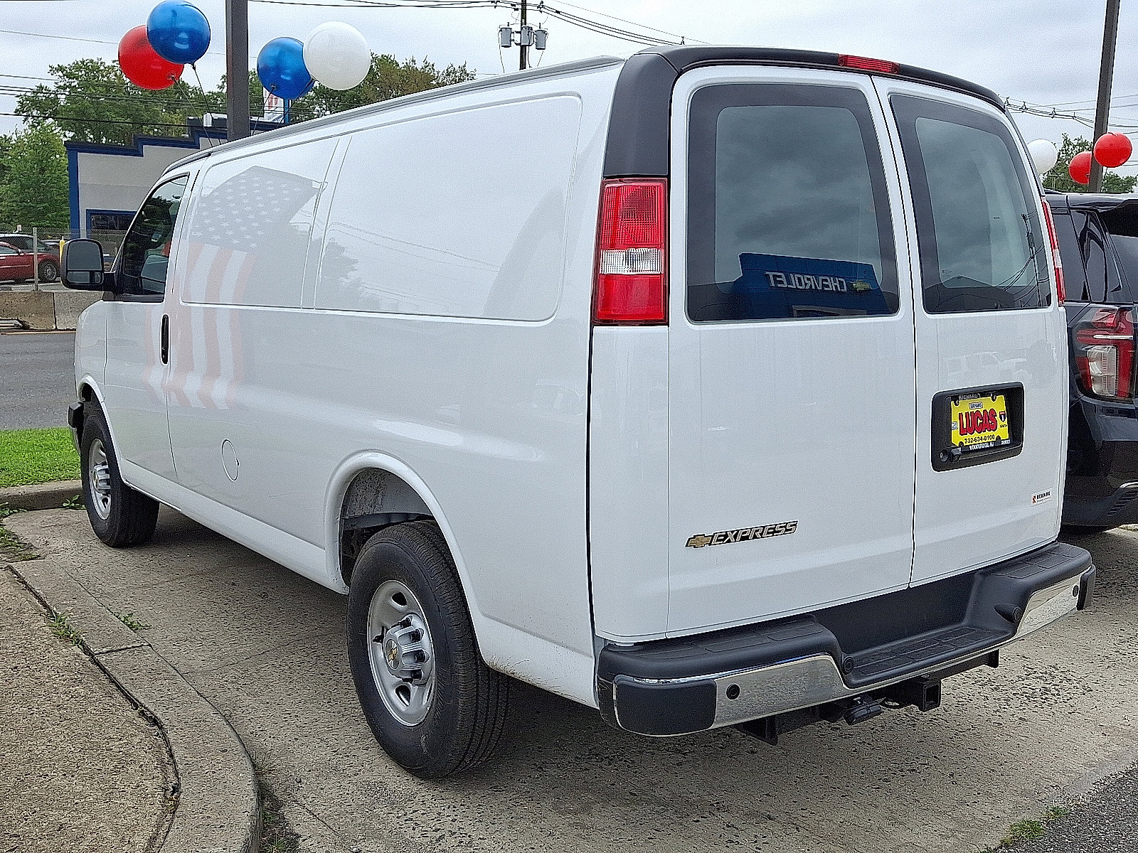 2025 Chevrolet Express Cargo 2500 photo 3