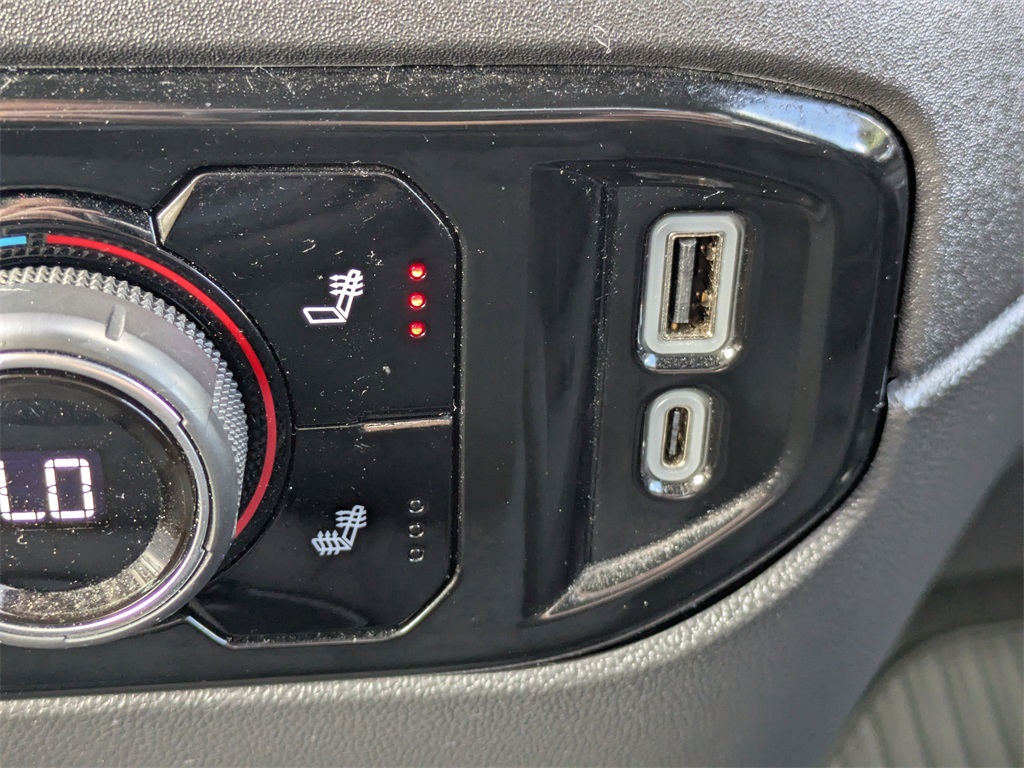 2023 Chevrolet Silverado 1500 RST photo 21