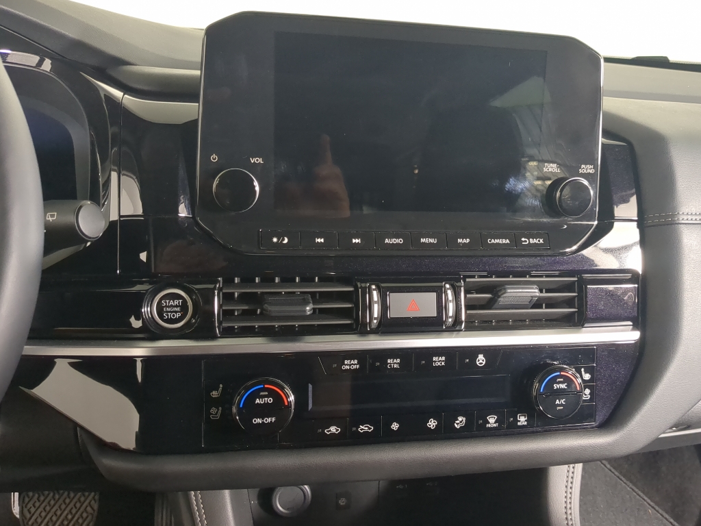 2024 Nissan Pathfinder Platinum photo 25
