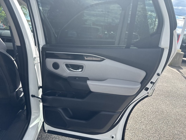 2025 Honda Pilot Touring photo 9