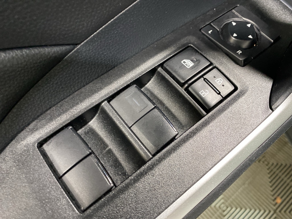 2021 Toyota RAV4 Hybrid LE photo 16