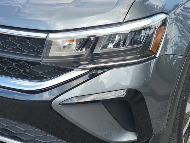 2022 Volkswagen Taos SE photo 6