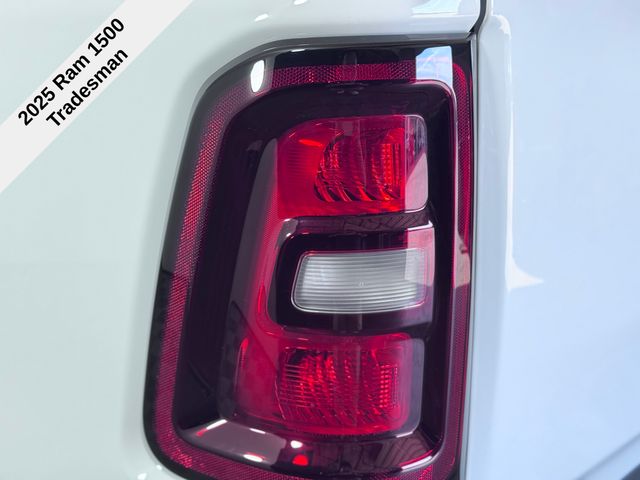 2025 Ram 1500 Tradesman photo 9