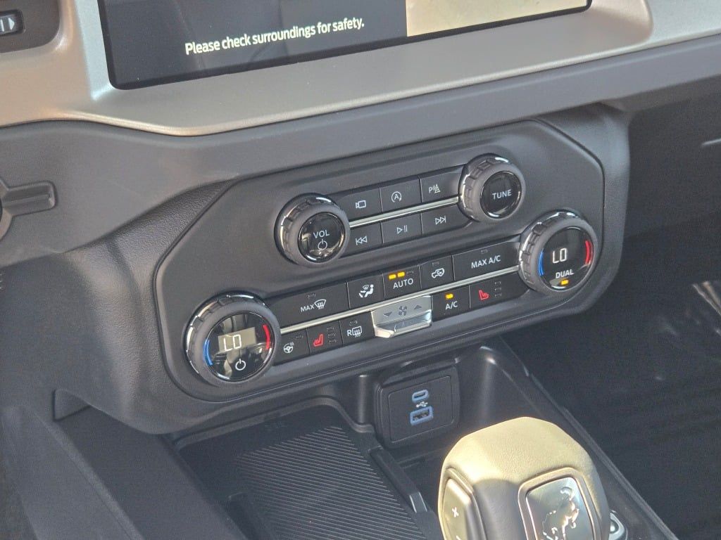 2025 Ford Bronco Outer Banks photo 22