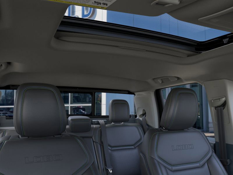 2025 Ford Maverick photo 11
