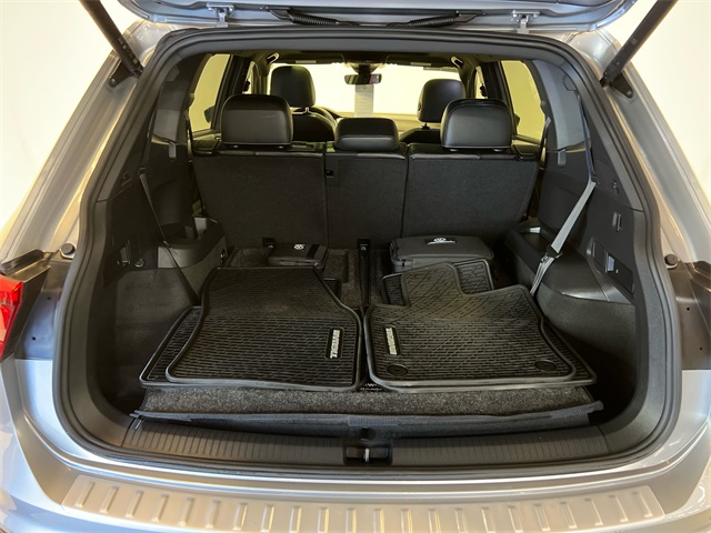 2024 Volkswagen Tiguan SE R-Line Black photo 2