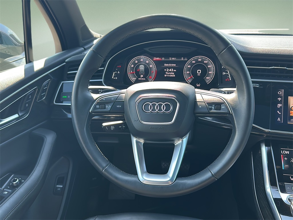 2024 Audi Q7 45 Premium Plus photo 11