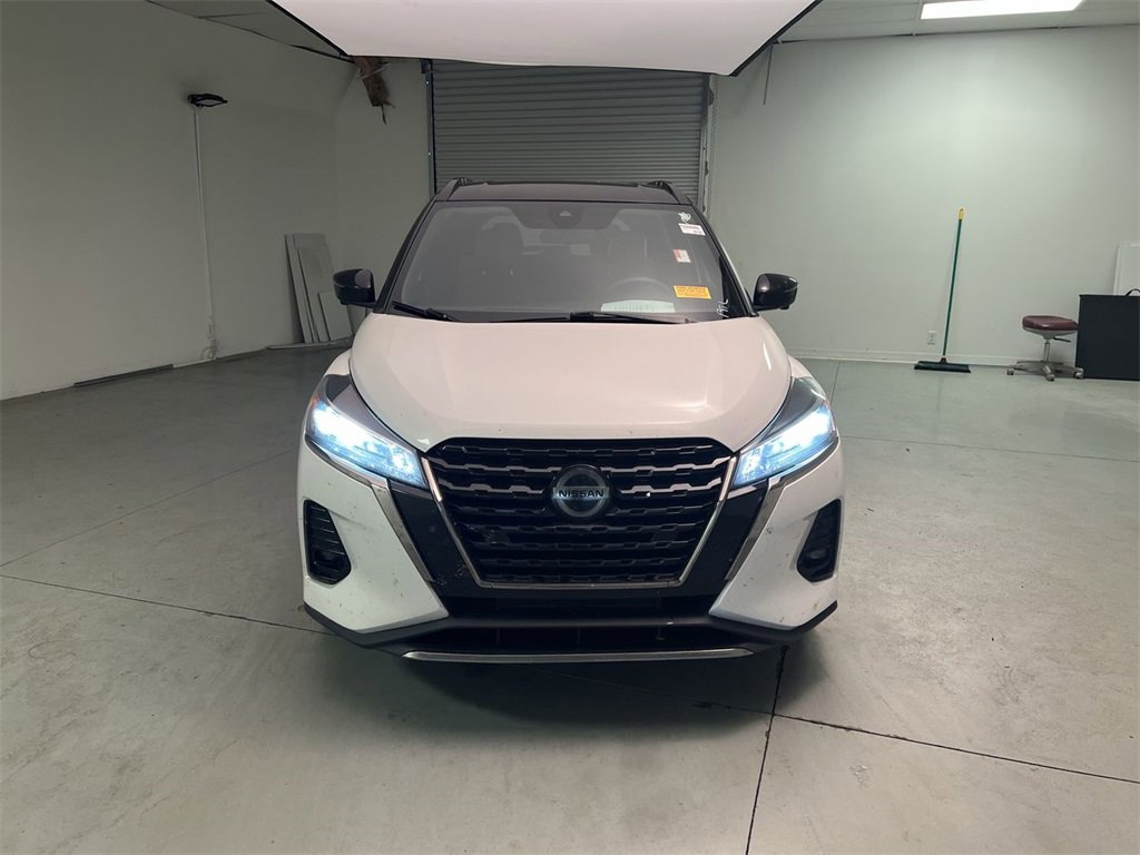 2021 Nissan Kicks SR photo 3