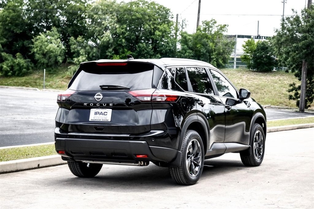 2025 Nissan Rogue SV photo 4