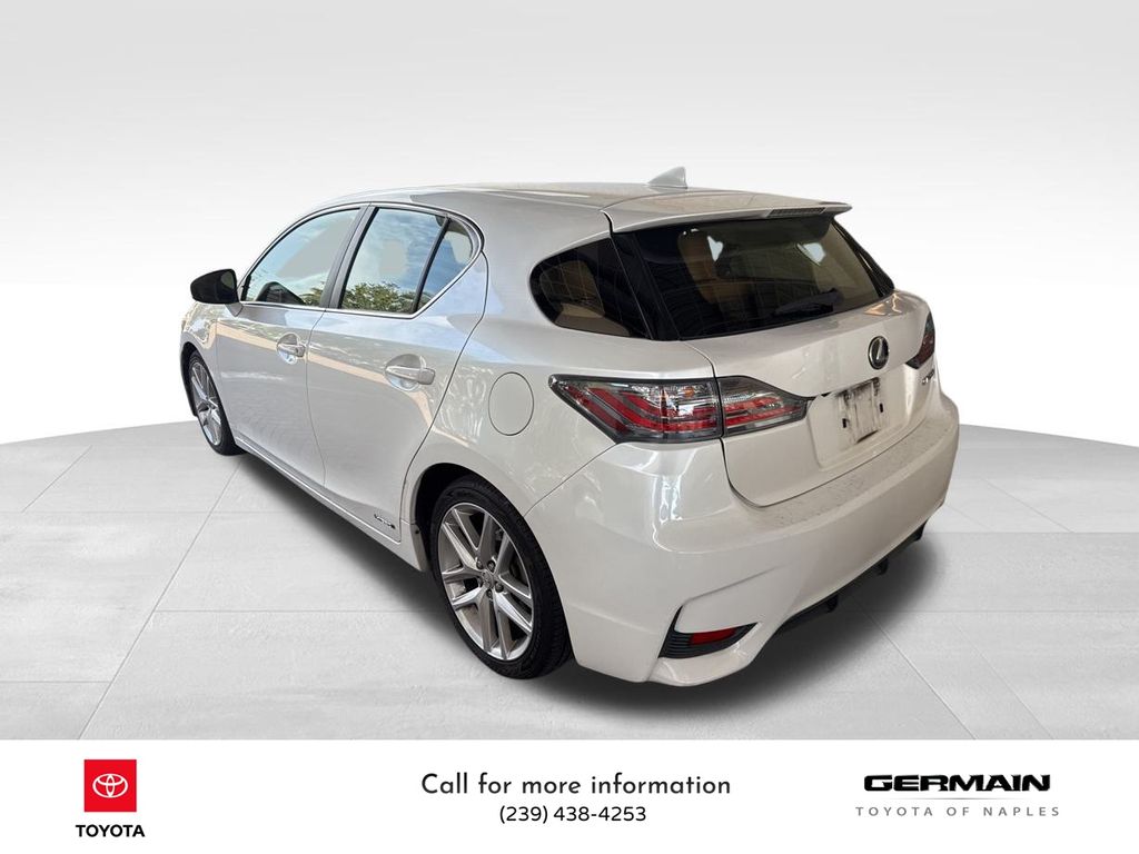 2015 Lexus CT 200h photo 3