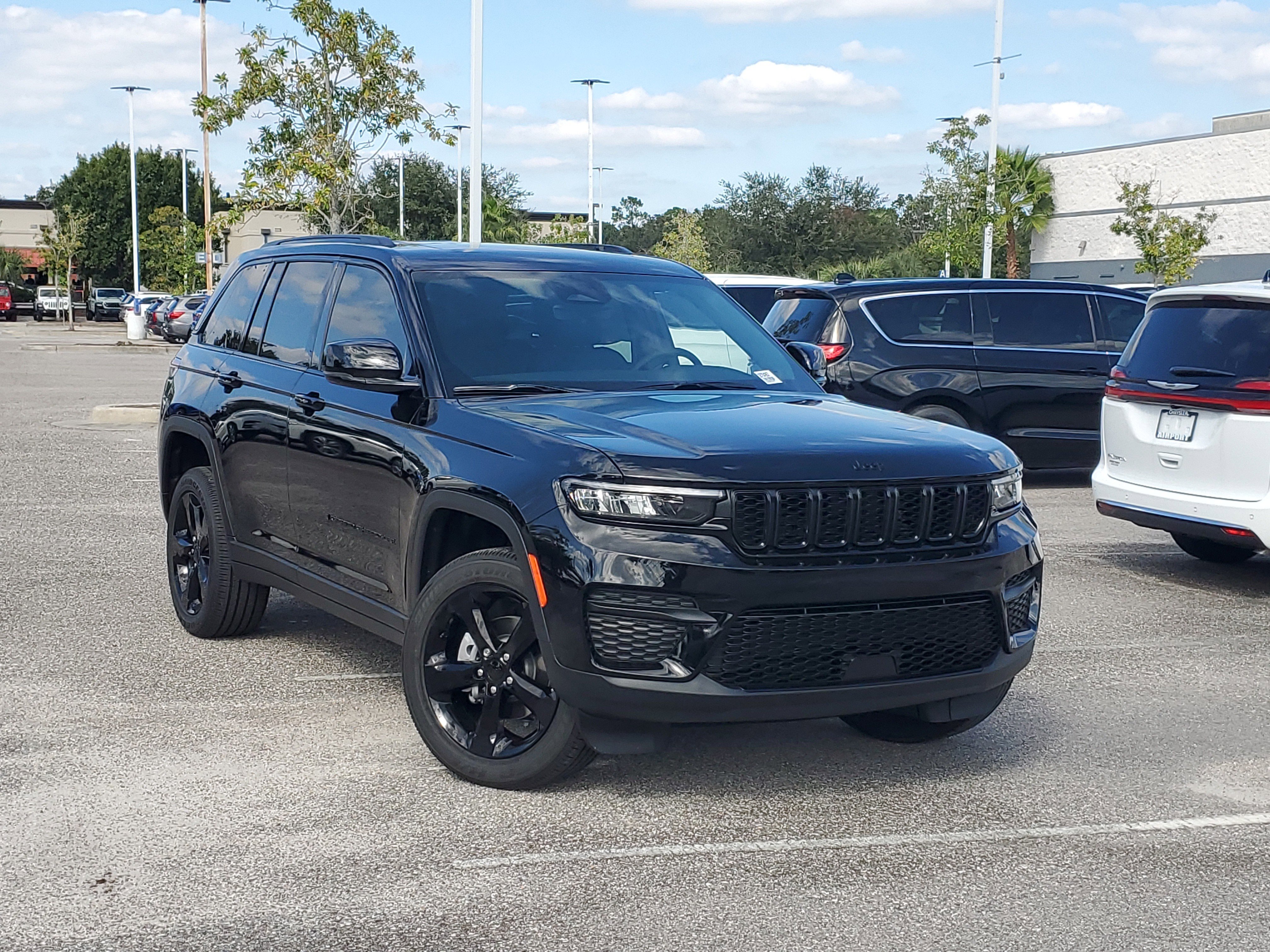 2025 Jeep Grand Cherokee Altitude's photo