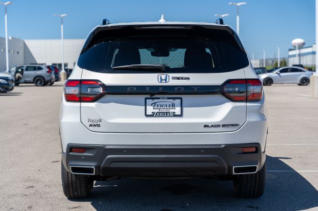 2025 Honda Pilot Black Edition photo 6
