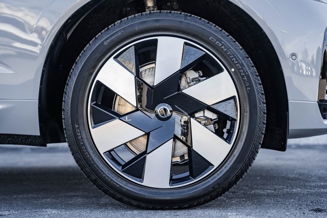 2025 Volvo XC60 Hybrid T8 Plus photo 16
