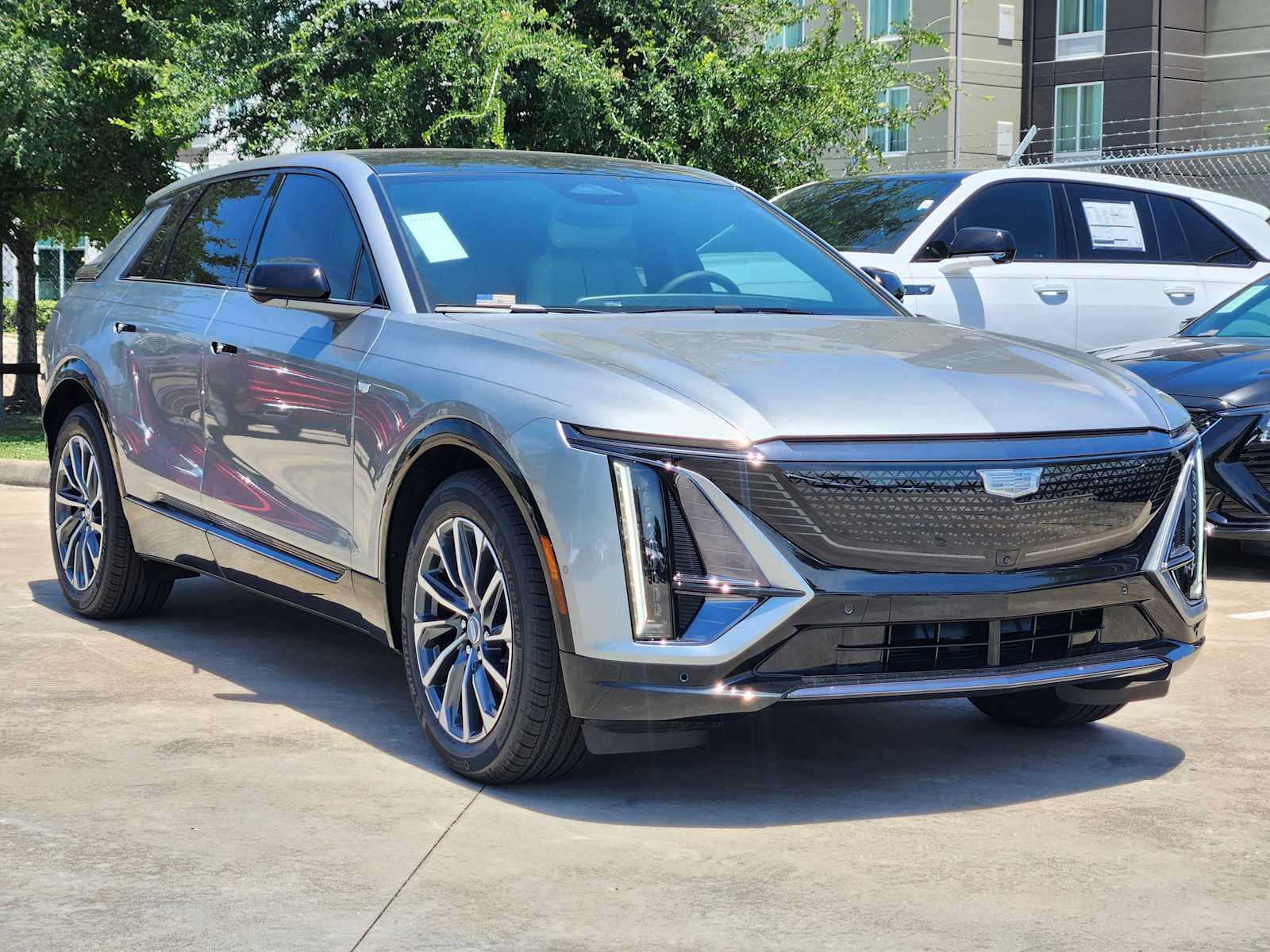 2025 Cadillac Lyriq Sport photo 2