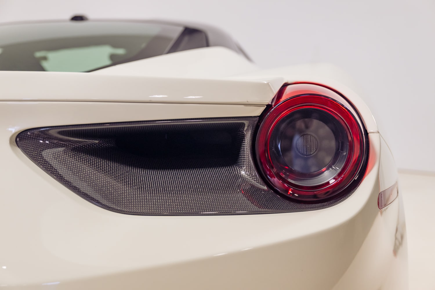 2016 Ferrari 488 GTB photo 34
