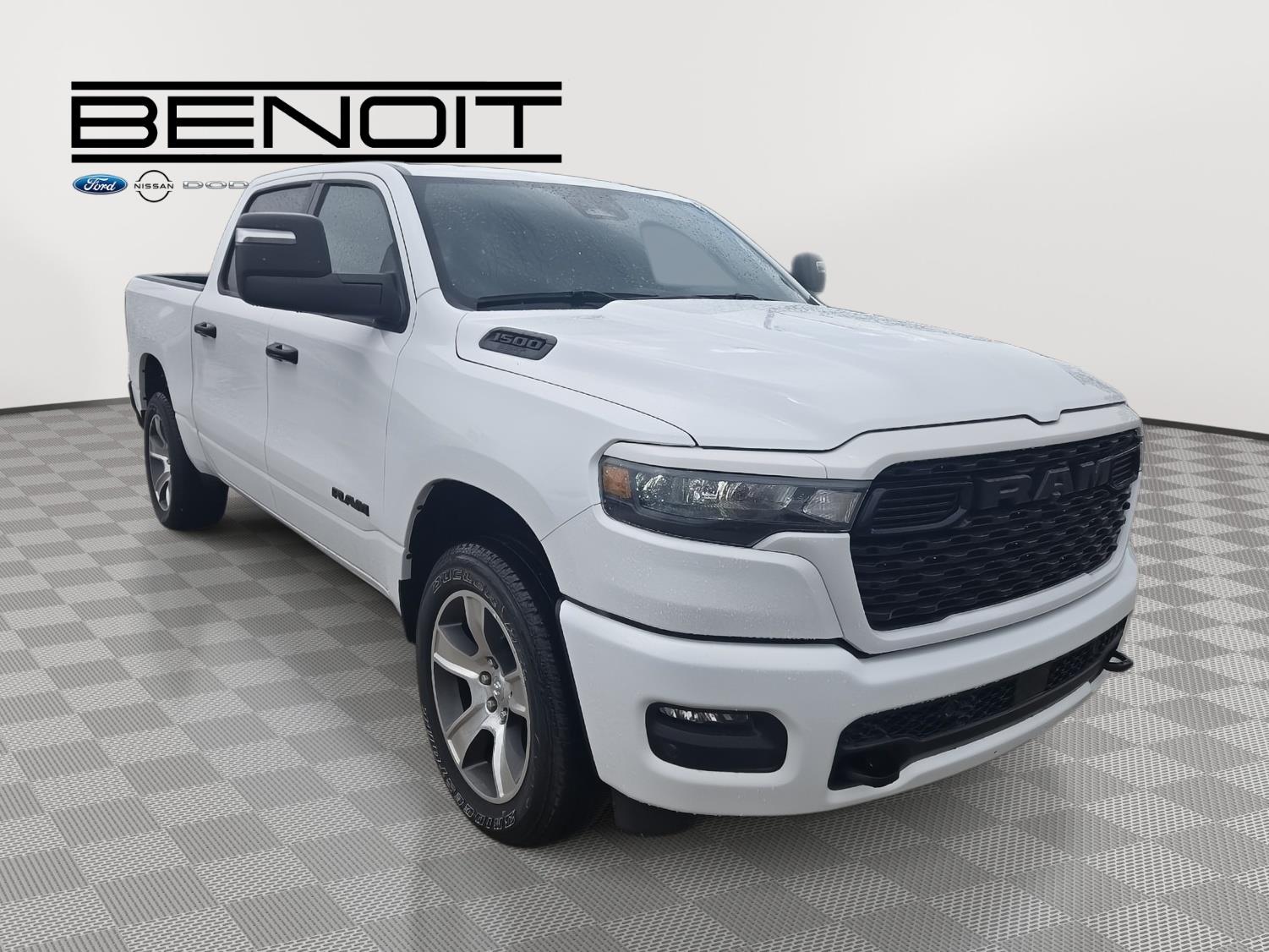 2025 Ram 1500 Tradesman photo 3