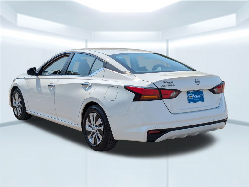2024 Nissan Altima 2.5 S photo 3