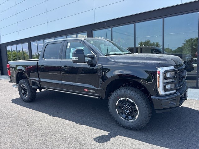2025 Ford F-250 Super Duty Lariat's photo