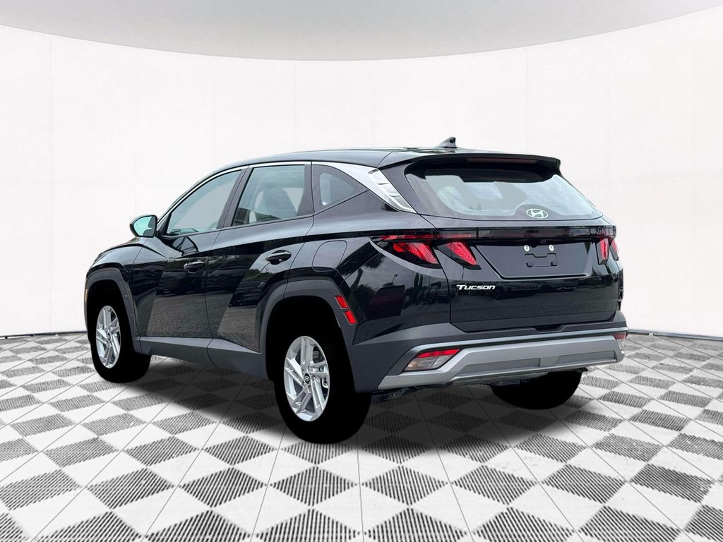 2026 Hyundai Tucson SE photo 4