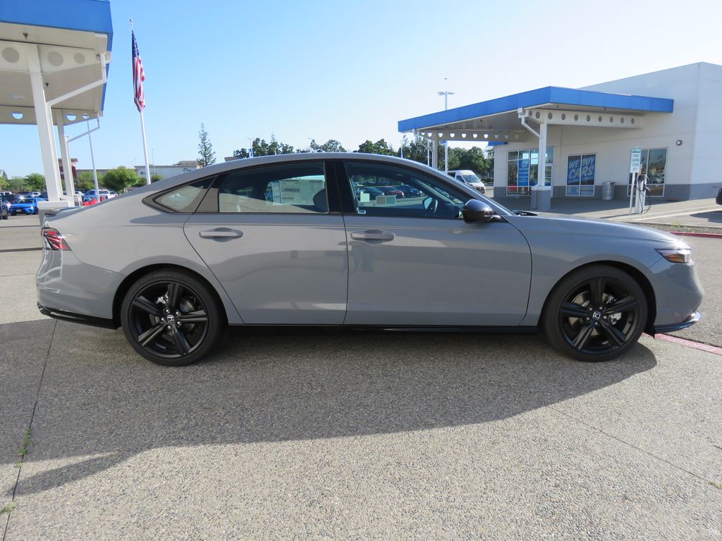 2025 Honda Accord Hybrid Sport-L photo 4