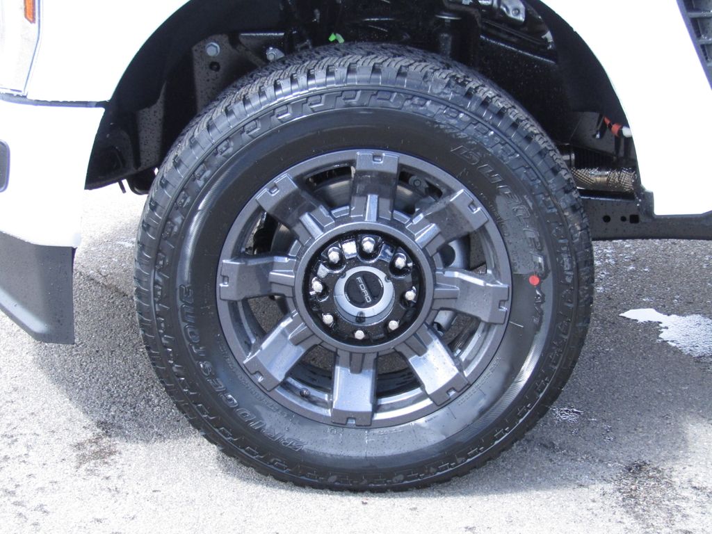 2025 Ford F-350 XL photo 4