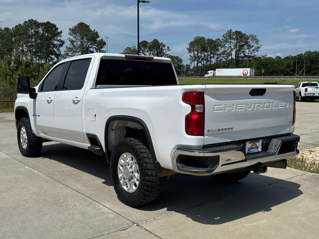 2023 Chevrolet Silverado 2500HD LT photo 4