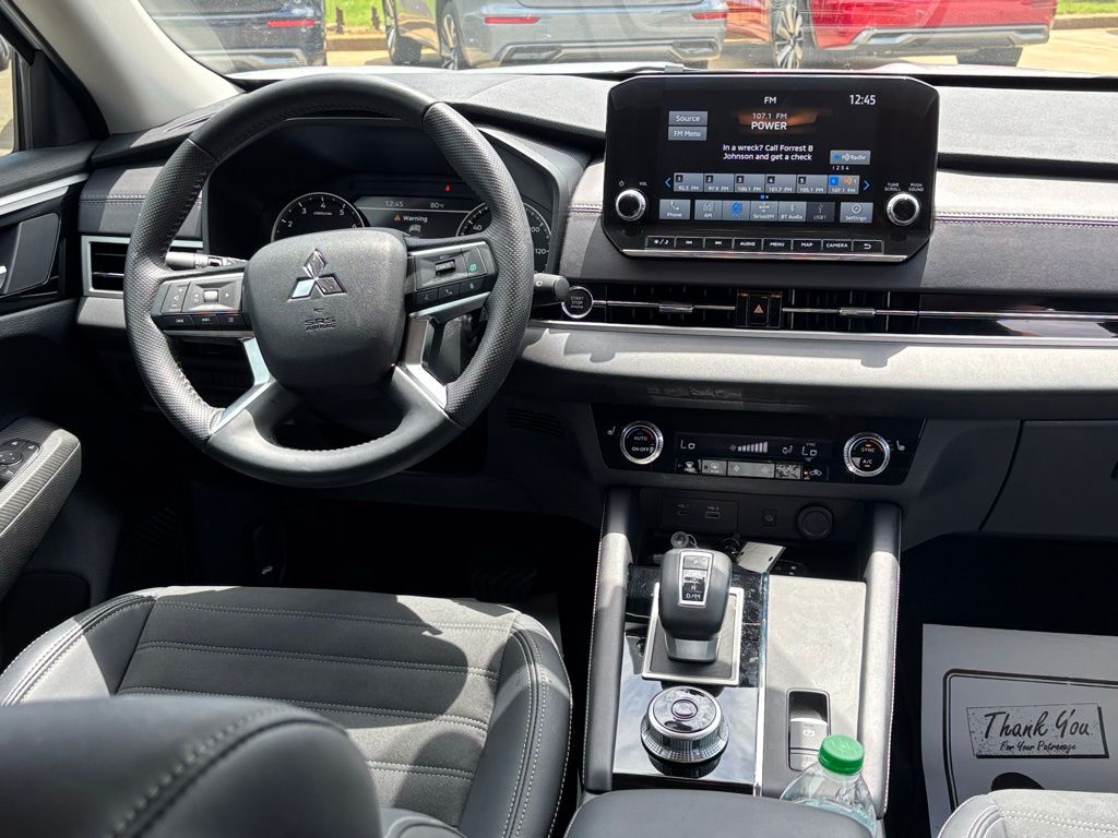 2024 Mitsubishi Outlander SE photo 16