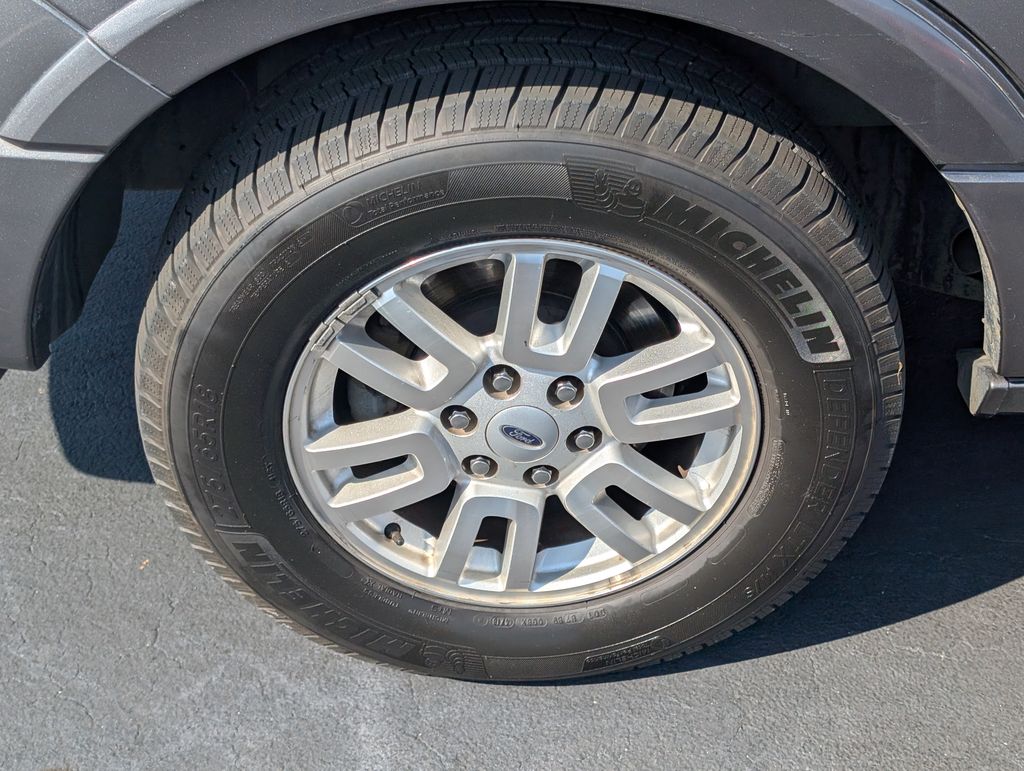 2013 Ford Expedition Limited photo 18