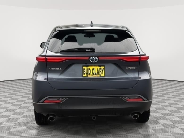2022 Toyota Venza LE photo 4
