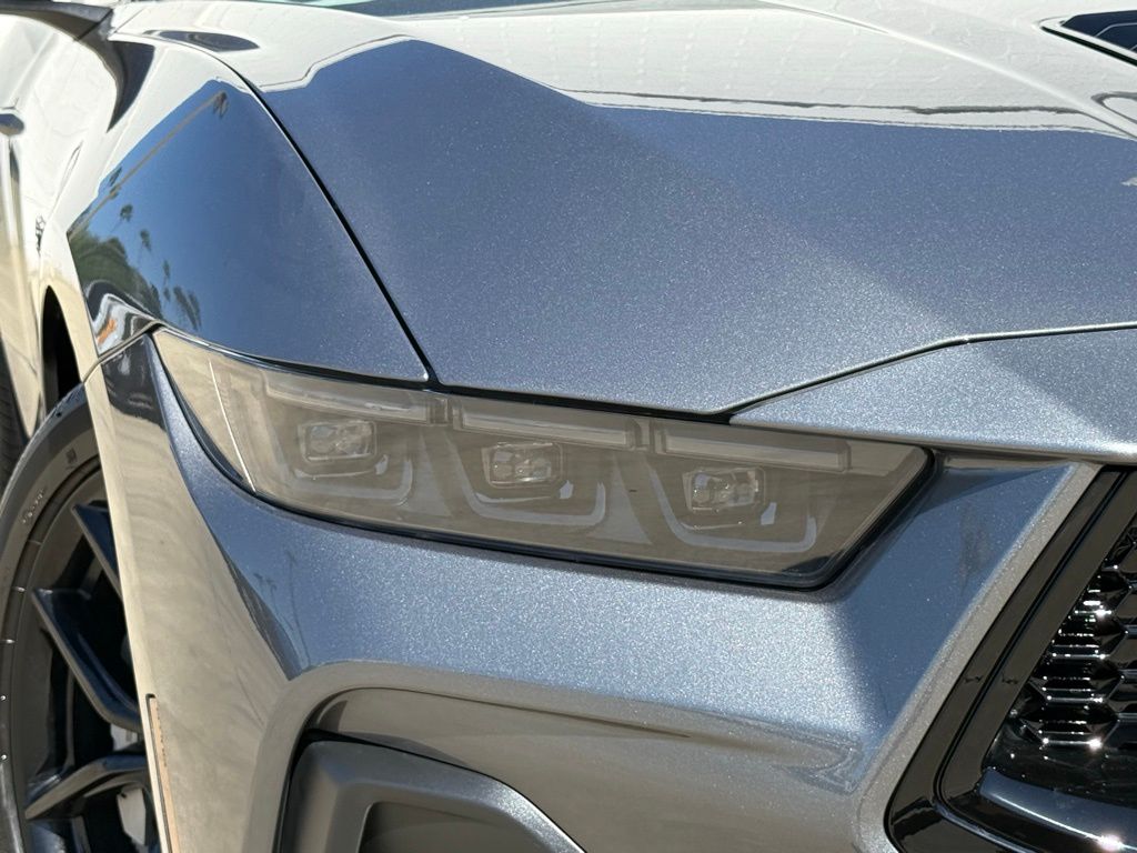 2025 Ford Mustang GT photo 3