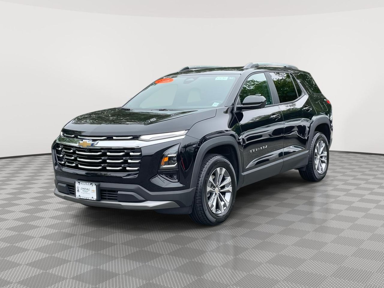 2025 Chevrolet Equinox LT photo 3