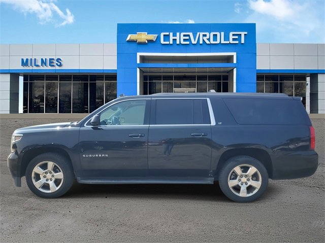 2015 Chevrolet Suburban LT photo 4