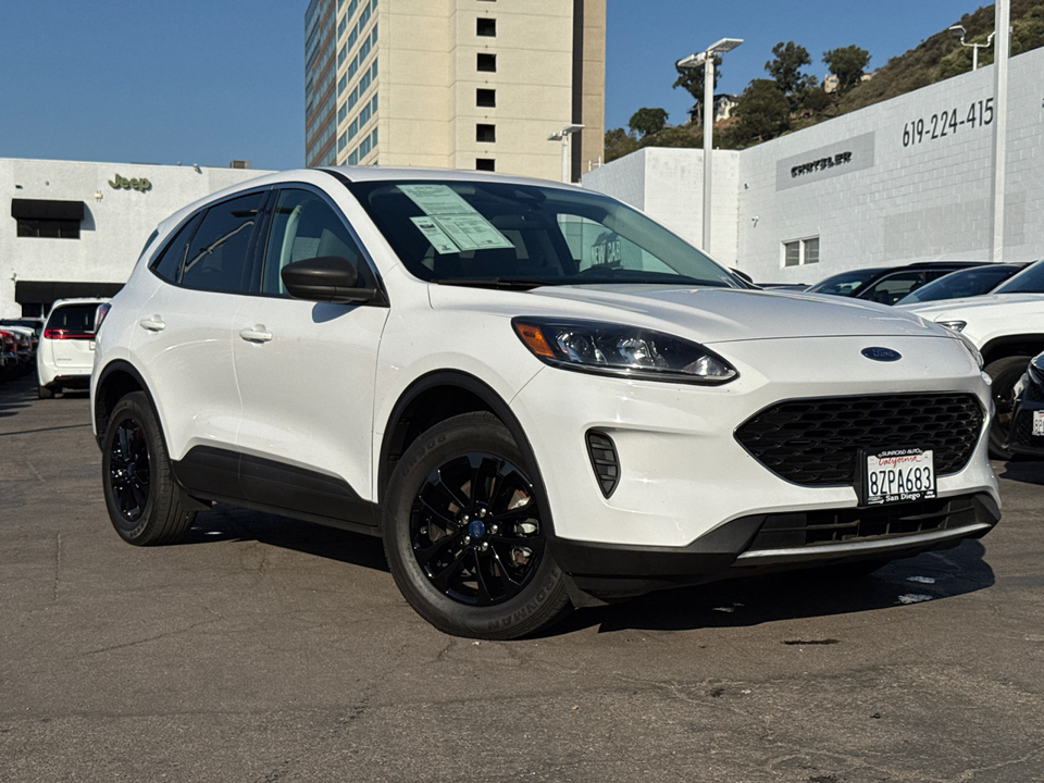 2022 Ford Escape SE photo 2