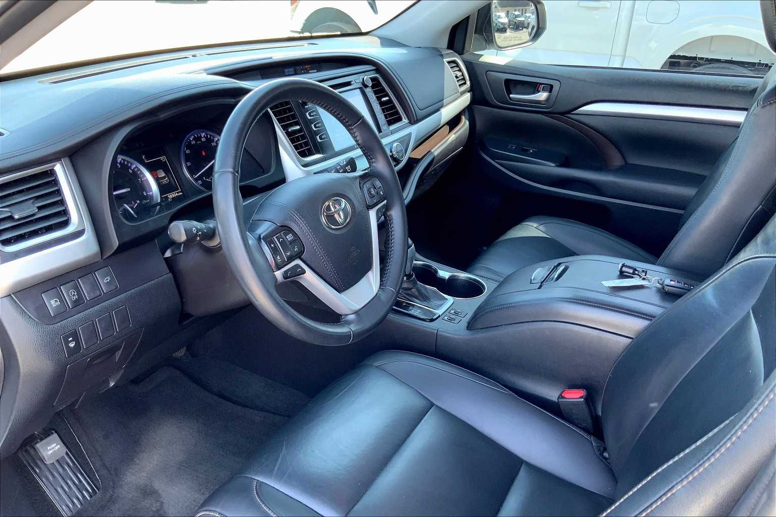2019 Toyota Highlander XLE photo 14