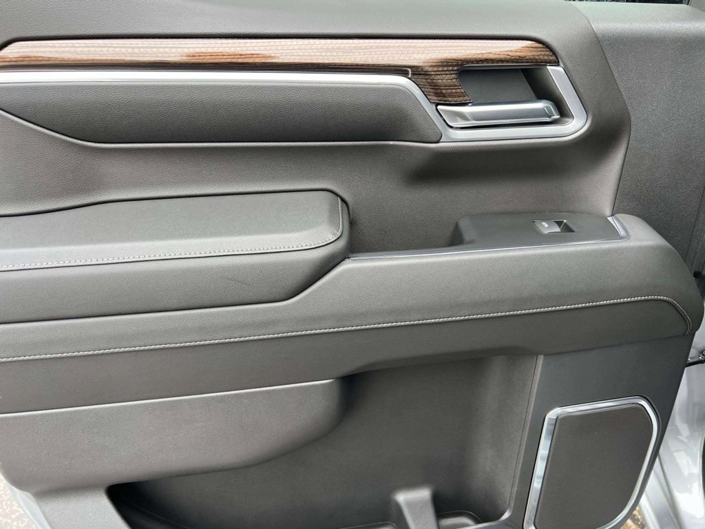 2024 Chevrolet Silverado 1500 RST photo 22