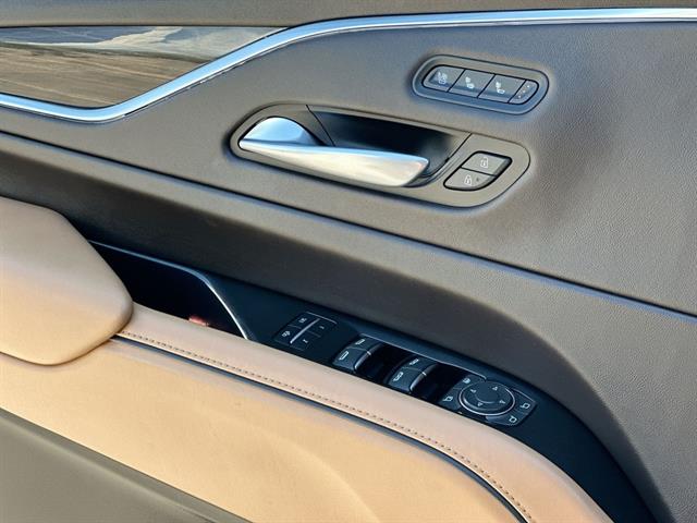 2022 Cadillac Escalade ESV Premium Luxury photo 17