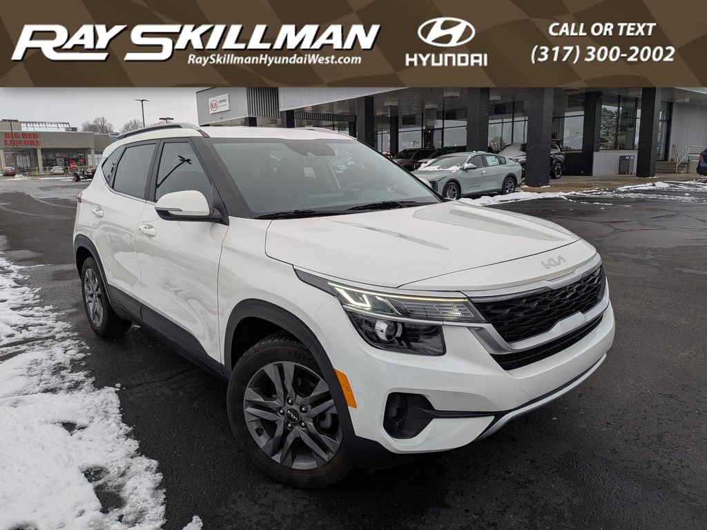 2023 Kia Seltos S's photo