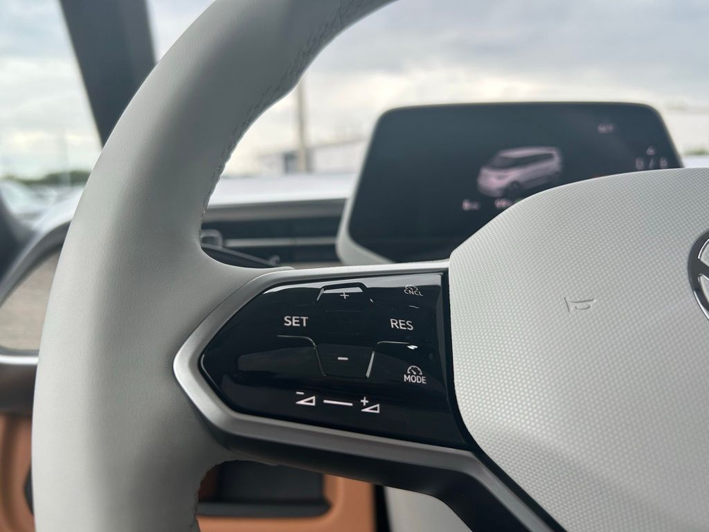 2025 Volkswagen ID. Buzz Pro Plus photo 15