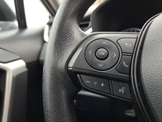 2022 Toyota RAV4 LE photo 20